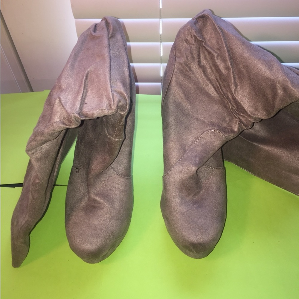 Brown heels boots